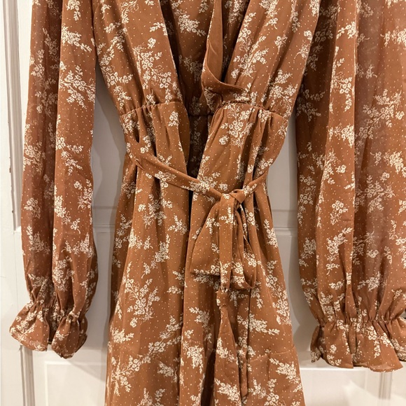 She & Sky Floral Mini Dress - Picture 2 of 6